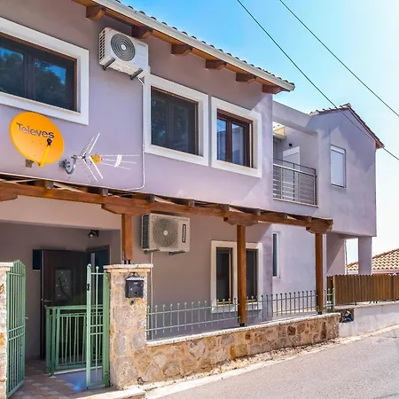 Remvi House Semesterbostad Lefkáda